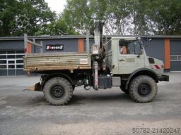 MERCEDES-BENZ Unimog U1250 mit Kran MKG 105