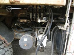MERCEDES-BENZ Unimog U1250 mit Kran MKG 105