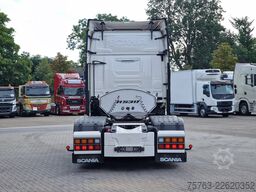 Scania R530 V8 NGS Highline 6x2 - Show truck - BUFFL i...