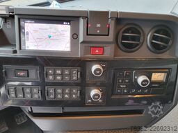Renault C520 P8x4-4 TRIDEM ROAD 13 LITER + HIAB Z-KRAAN...