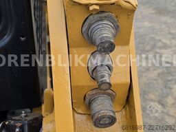 CATERPILLAR 226D