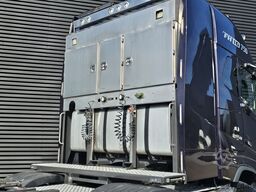 Volvo FH 16 750 / 8x4 / 245.000 kg / RETARDER /