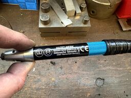 Workbench heavy-duty shelving