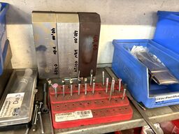 Workbench heavy-duty shelving