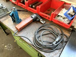 Workbench heavy-duty shelving