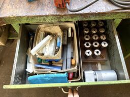 Workbench heavy-duty shelving