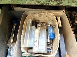 Workbench heavy-duty shelving