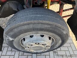 SCANIA P 93.220 Bitumen-Tank mit Asfaltstreuer