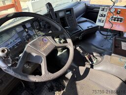 SCANIA P 93.220 Bitumen-Tank mit Asfaltstreuer