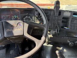 SCANIA P 93.220 Bitumen-Tank mit Asfaltstreuer