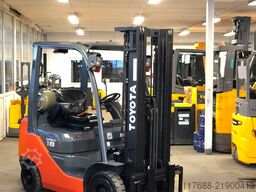 Toyota Toyota  Frontstapler 06-8FG18F