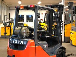 Toyota Toyota  Frontstapler 06-8FG18F