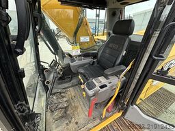 JCB 220X-LC