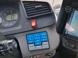 KOMATSU WA 200 * WENIG BELASTET * TOP * NEUE REIFEN