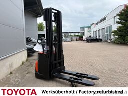 Toyota SWE 120 L /Akku neu!