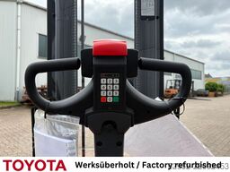 Toyota SWE 120 L /Akku neu!