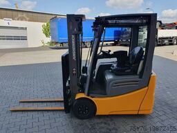 JUNGHEINRICH EFG 215 / Triplex: 4.25m! / SS / nur 3.488h!
