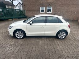 AUDI A1 1.2 TFSI 63kw*Teilleder*Klimaaut.*Xenon*Navi