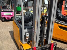 Jungheinrich EFG320