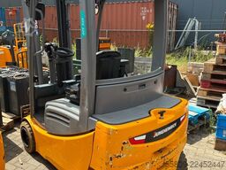 Jungheinrich EFG320