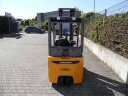 Jungheinrich EFG 215 - Triplex - Baujahr 2022