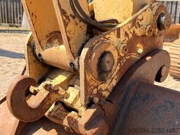 Caterpillar 318B Tracked Excavator
