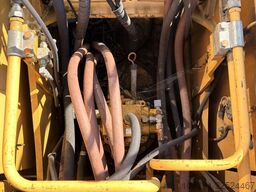Caterpillar 318B Tracked Excavator