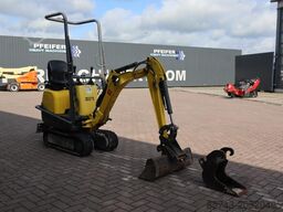 Wacker Neuson E08-01 Wacker Neuson mini excavator including 2 bu