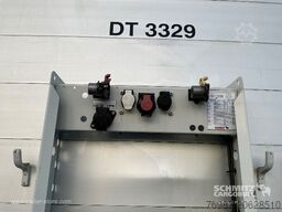 Schmitz Cargobull Curtainsider Standard Faltwandtür rechts