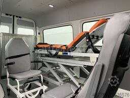 VOLKSWAGEN Crafter 35 Aut. KTW Krankentransport Liege+Trage