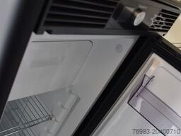 MERCEDES-BENZ James Cook 419 CDI 4x4 9 G-Tronic Slide Out