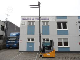 Jungheinrich EFG 220 - 6,50 m Triplex - weiße Reifen