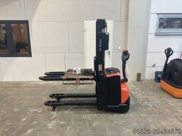 Toyota SWE 200 D / 1537 Std. / überholt