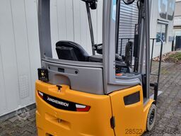 GABELSTAPLER Jungheinrich EFG215