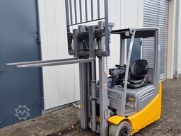 GABELSTAPLER Jungheinrich EFG215