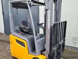 GABELSTAPLER Jungheinrich EFG215