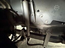 SCANIA P370 VAN BEURDEN ISOLATED BOX THERMO KING TAIL L