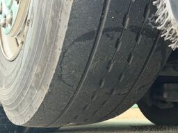 SCANIA P370 VAN BEURDEN ISOLATED BOX THERMO KING TAIL L