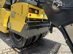 Bomag BW 154ACP-AM Kombiwalze mit Streuer