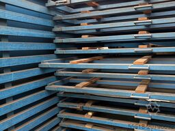 ndustriële metalen opslagkast met lades