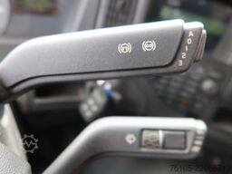 Volvo FM-X 420 Kipper 8x4 + Kraan H.M.F 1943Z2