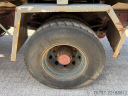Renault G260 **BENNE-TIPPER**