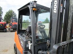 Doosan D30S-5 -ZINKENVERSTELLER + Seitenschieber