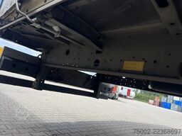 Schmitz Cargobull SKO 24 SKO24 / SAF DISC / 2x LIFTAXLE / GALVANI...