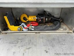 Scania R530 V8 NGS 8X4 TRIDEM MET HYVA 2Z KIPPER + HMF...