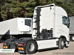 VOLVO FH 500 Globetrotter XL Side Skirts