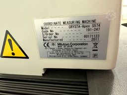 MITUTOYO CRYSTA-APEX S 574