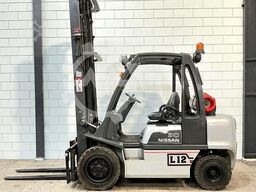 Nissan UGD 02 A 30 PQ