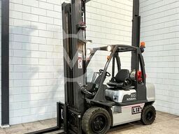 Nissan UGD 02 A 30 PQ