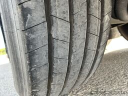 Schmitz Cargobull SCB S3B / Box Trailer / 2x Liftas / Schuifrem /...